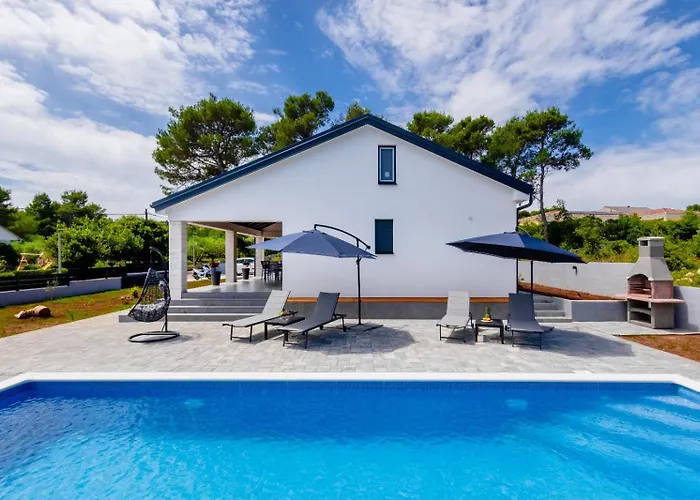 New! In With Private Pool - Ta Leut Agency *