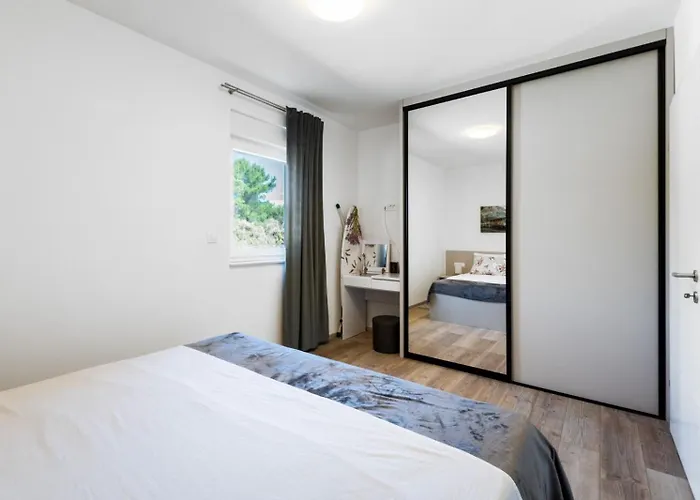 New! In With Private Pool - Ta Leut Agency Willa Vir