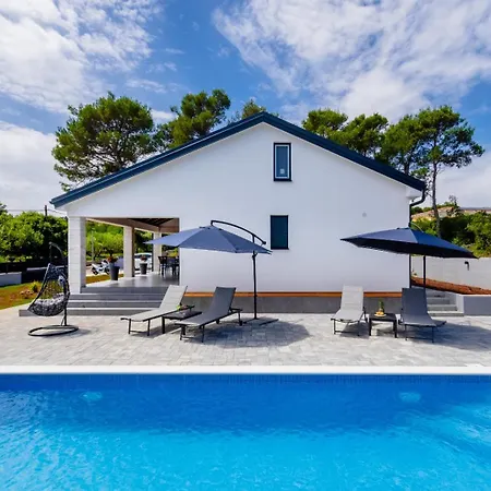 New! In With Private Pool - Ta Leut Agency *
