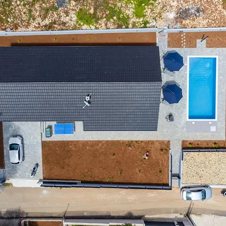 New! In With Private Pool - Ta Leut Agency Willa Vir