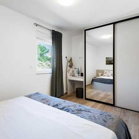 New! In With Private Pool - Ta Leut Agency Willa Vir