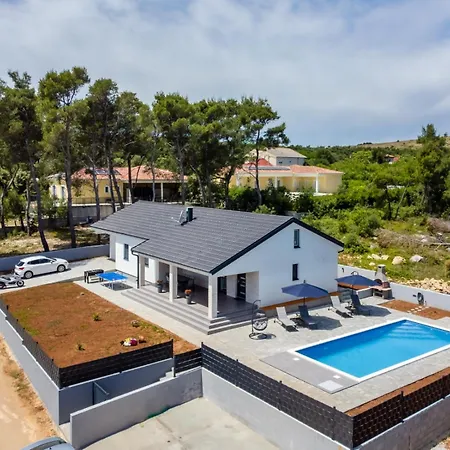 New! In With Private Pool - Ta Leut Agency * Vir