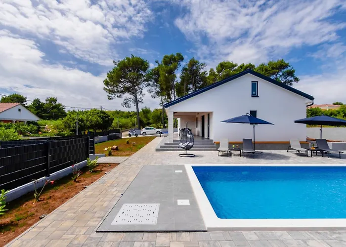 Villa New! In With Private Pool - Ta Leut Agency *