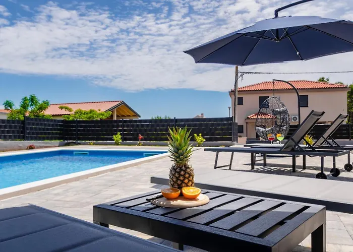 New! In With Private Pool - Ta Leut Agency