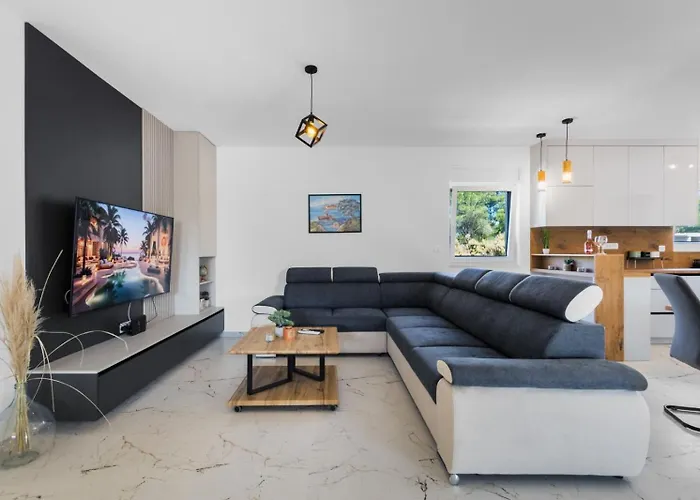 New! In With Private Pool - Ta Leut Agency *