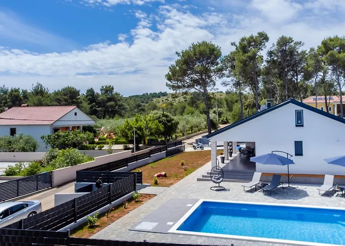 Villa New! In With Private Pool - Ta Leut Agency